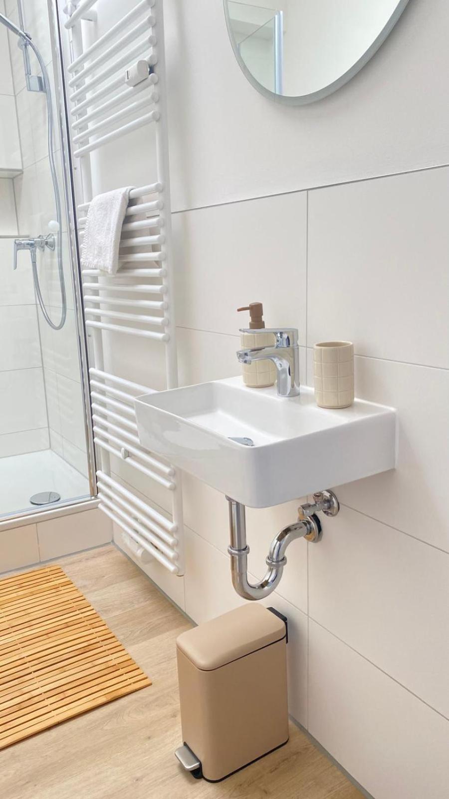Apartment 2-zimmer-wohnung In Am Flughafen
