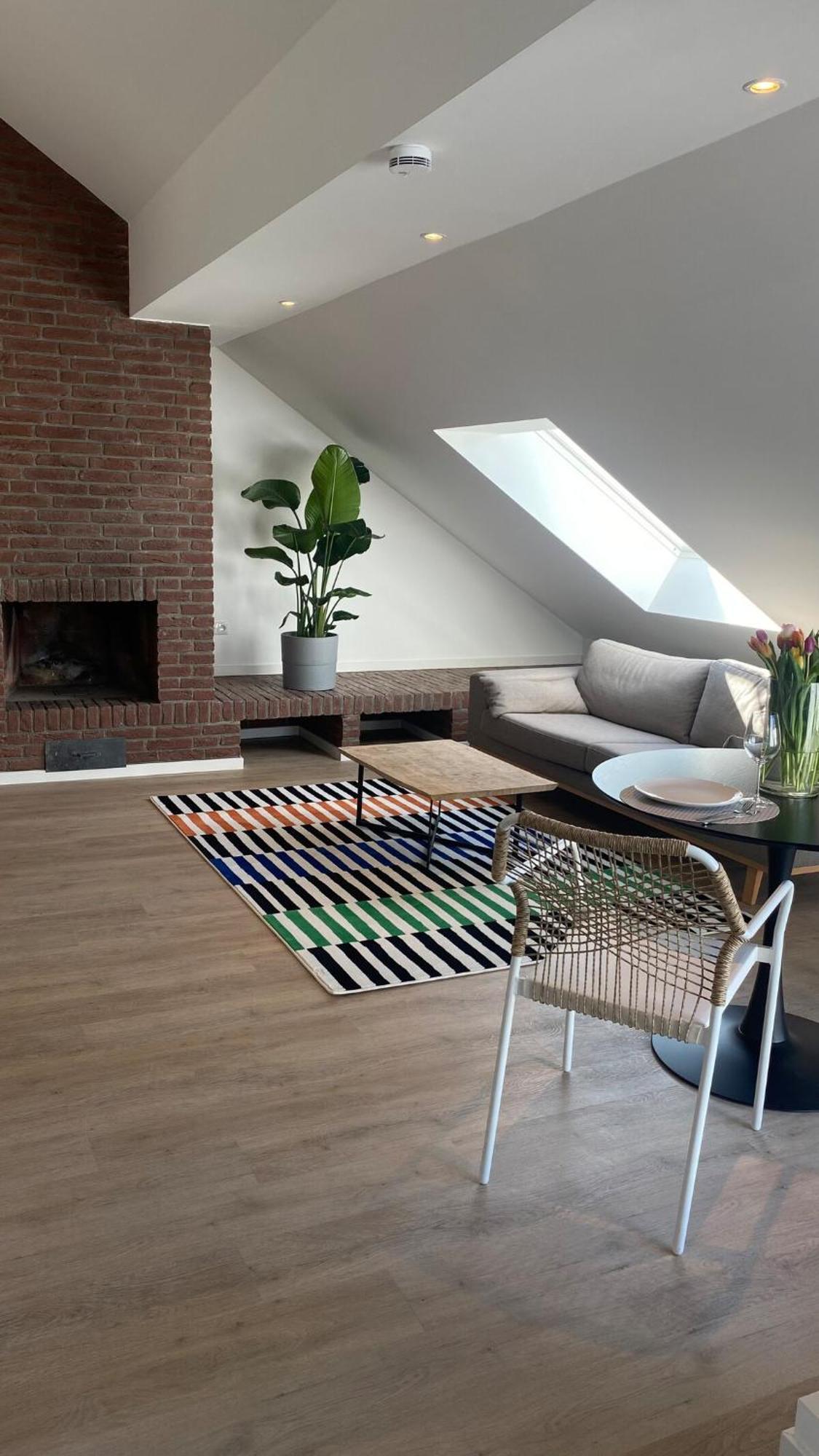 Apartment 2-zimmer-wohnung In Am Flughafen *